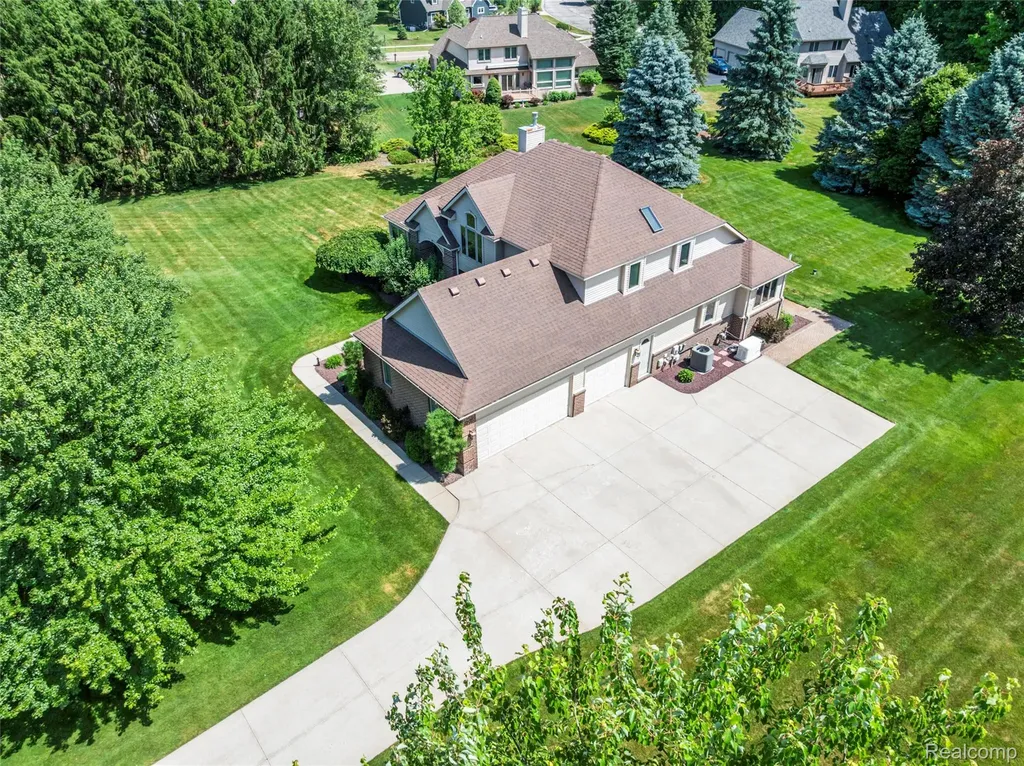 6541 E Ridge Court Green Oak Township MI 48116