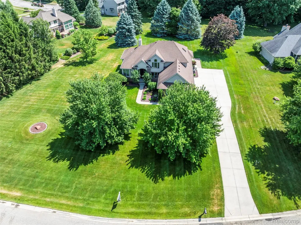6541 E Ridge Court Green Oak Township MI 48116