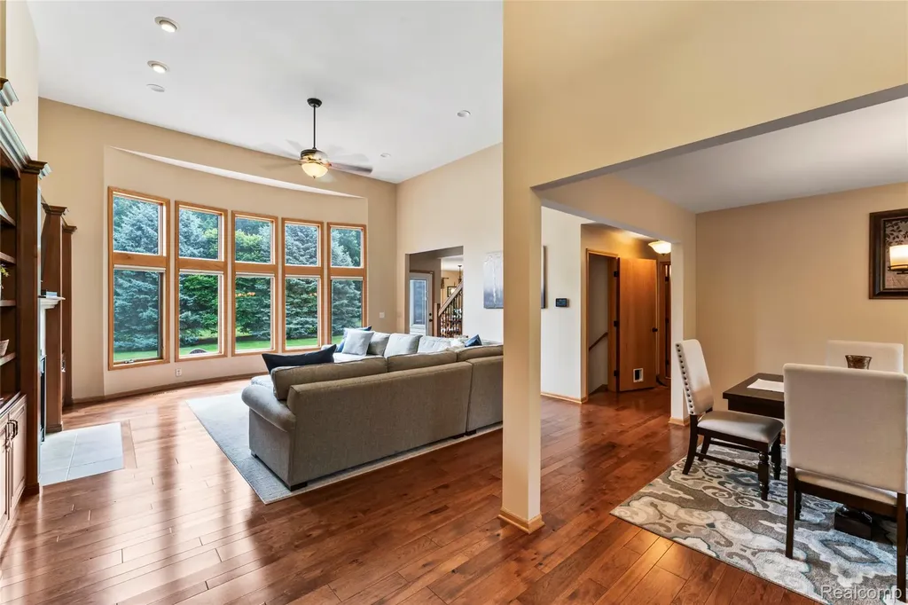6541 E Ridge Court Green Oak Township MI 48116