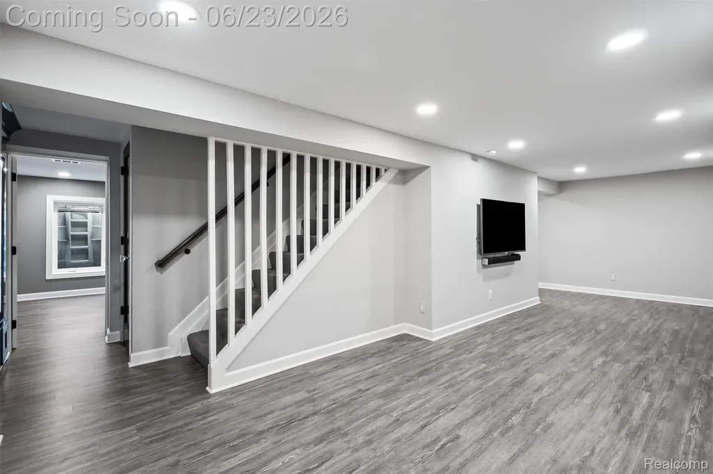 520 Pleasant Street Birmingham City MI 48009