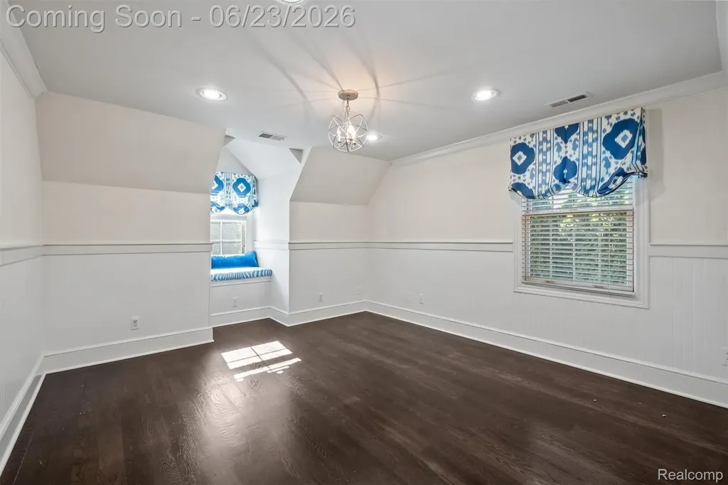 520 Pleasant Street Birmingham City MI 48009