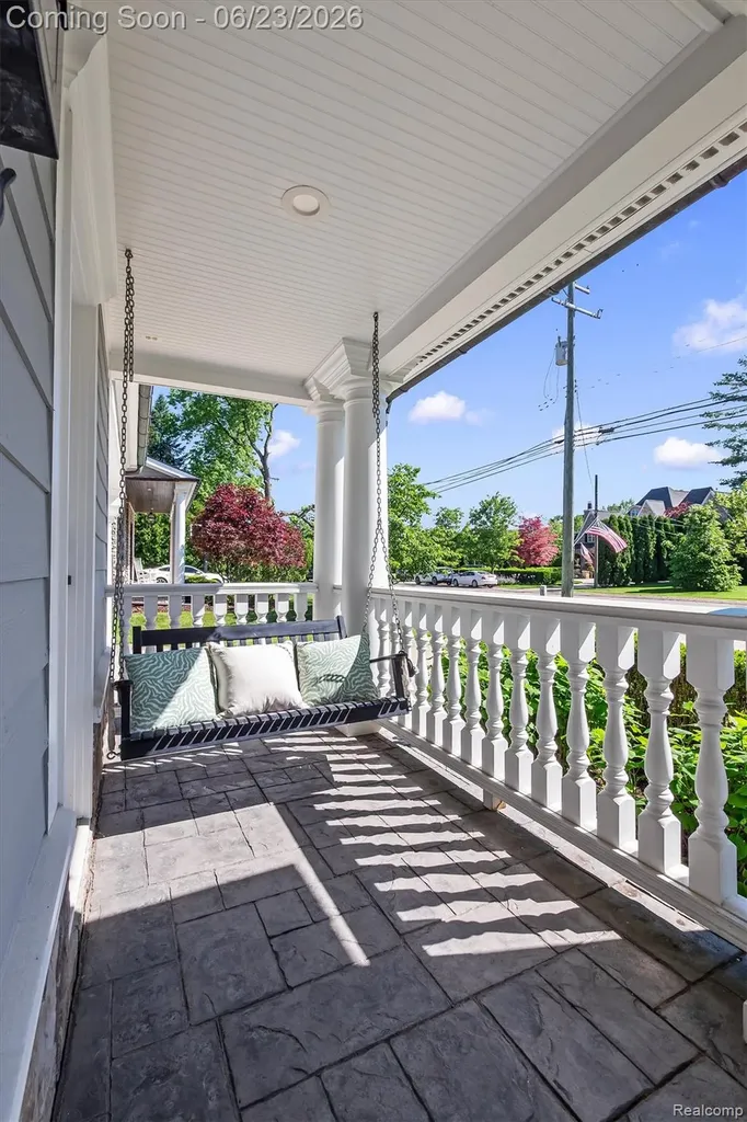 520 Pleasant Street Birmingham City MI 48009