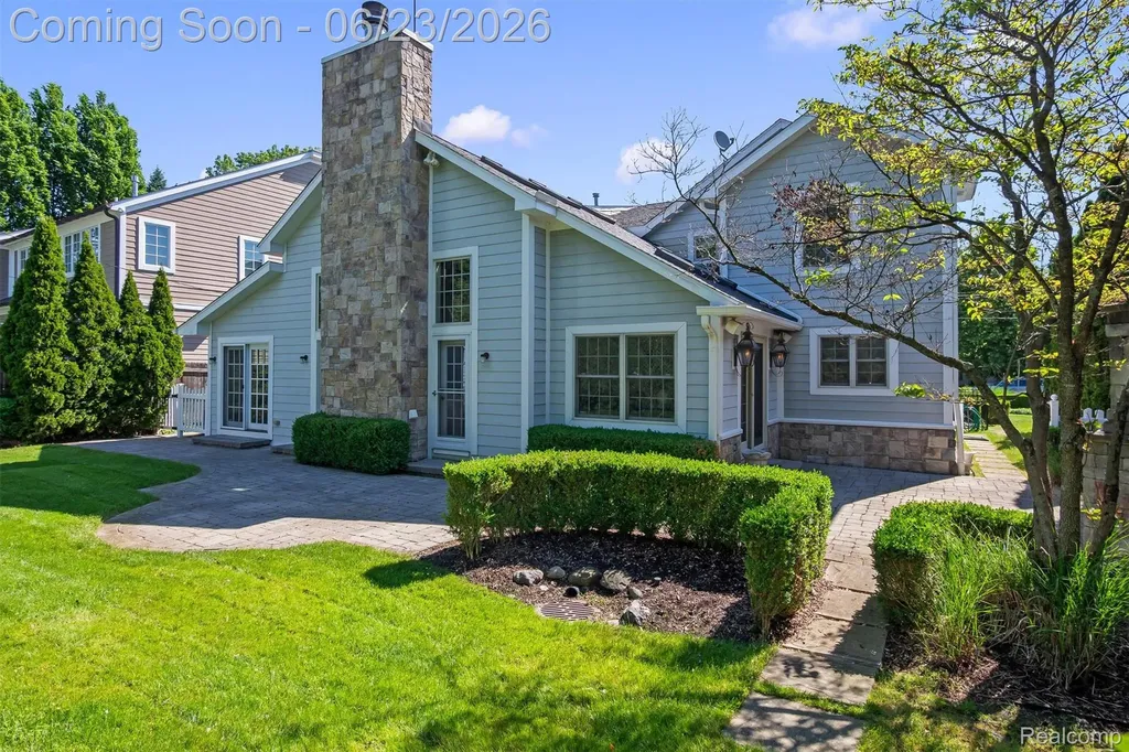 520 Pleasant Street Birmingham City MI 48009