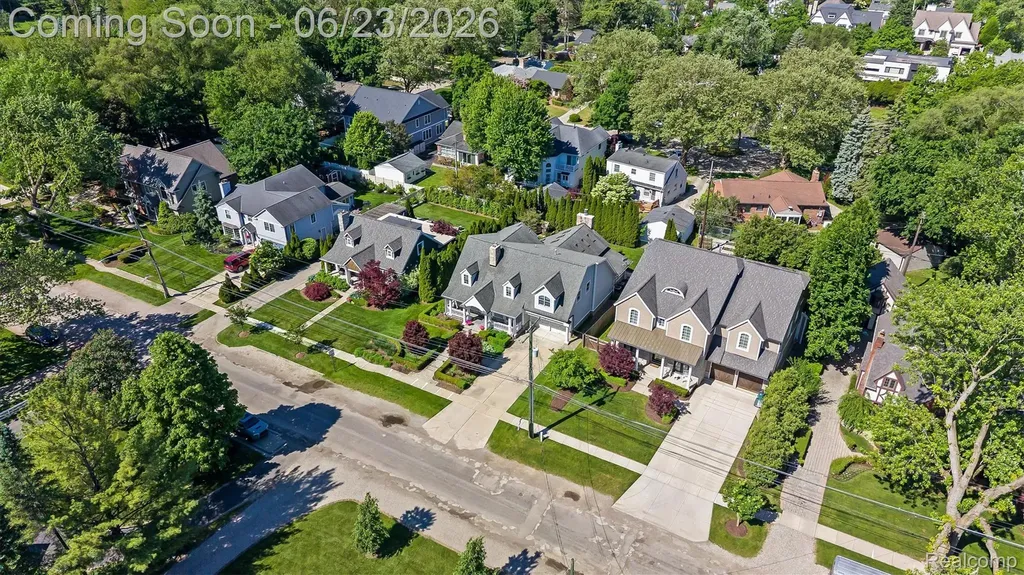 520 Pleasant Street Birmingham City MI 48009