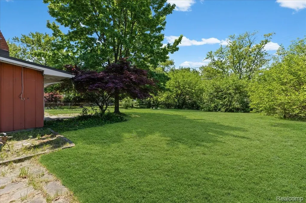 5925 Strathdon Way Waterford Charter Township MI 48327