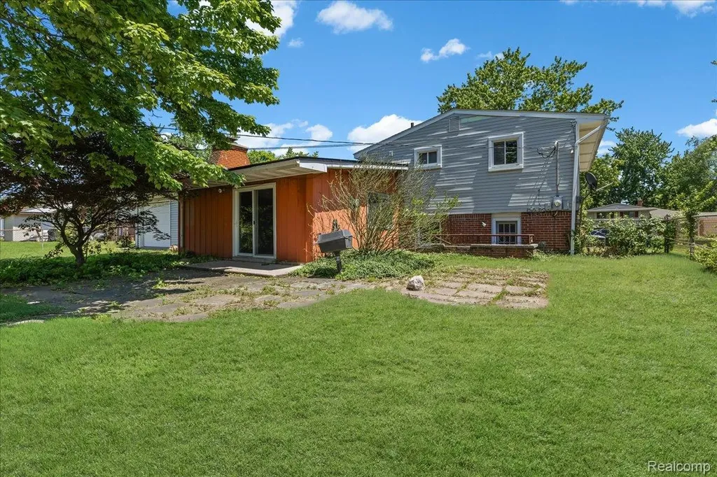 5925 Strathdon Way Waterford Charter Township MI 48327