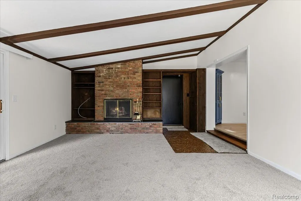 5925 Strathdon Way Waterford Charter Township MI 48327