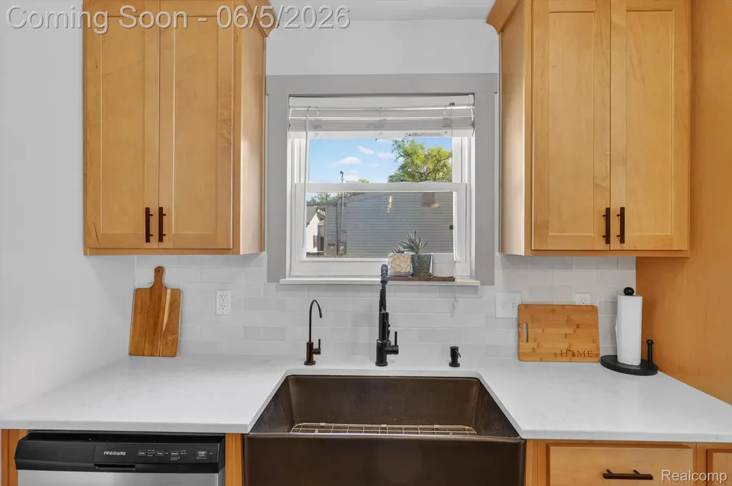 14232 North Road Fenton Charter Township MI 48430
