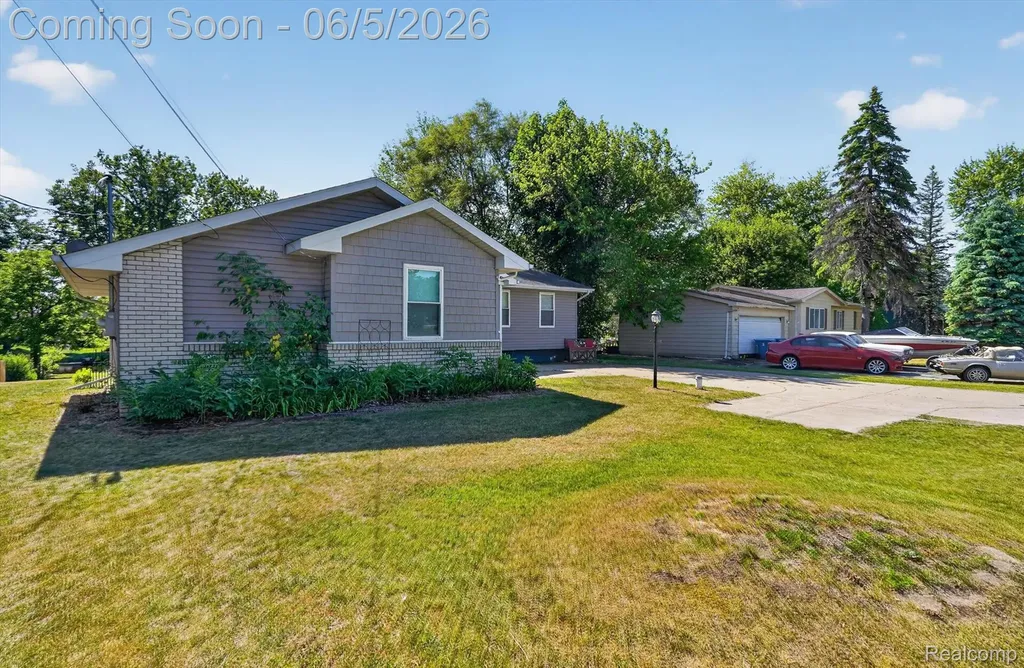 14232 North Road Fenton Charter Township MI 48430