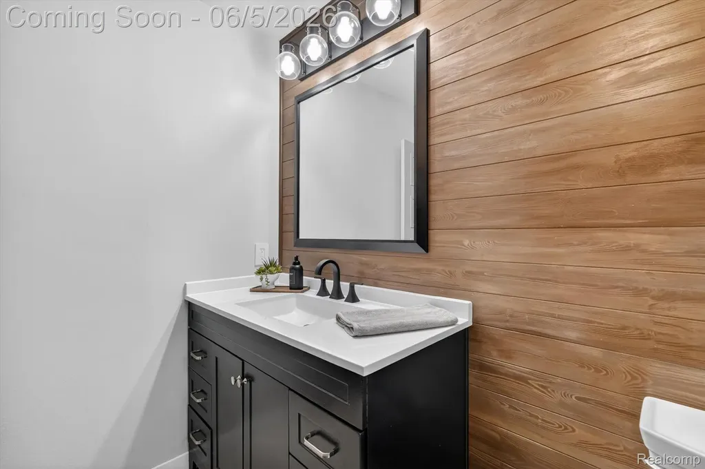 14232 North Road Fenton Charter Township MI 48430