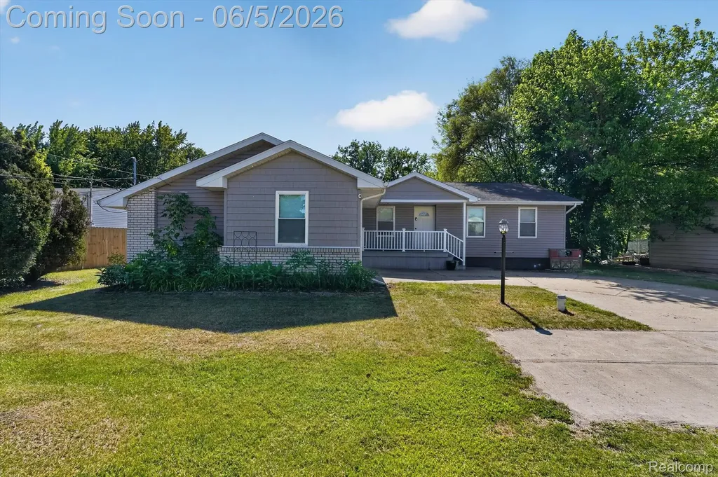 14232 North Road Fenton Charter Township MI 48430