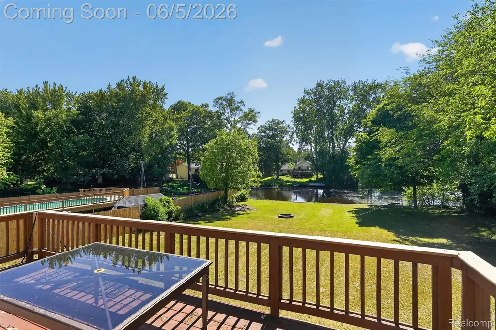 14232 North Road Fenton Charter Township MI 48430
