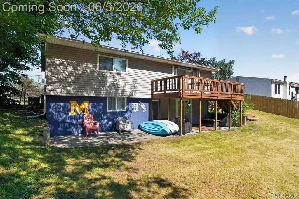 14232 North Road Fenton Charter Township MI 48430