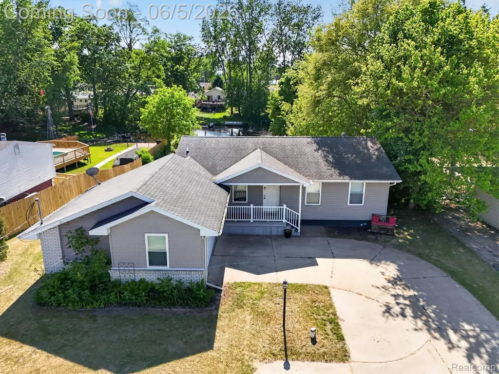 14232 North Road Fenton Charter Township MI 48430