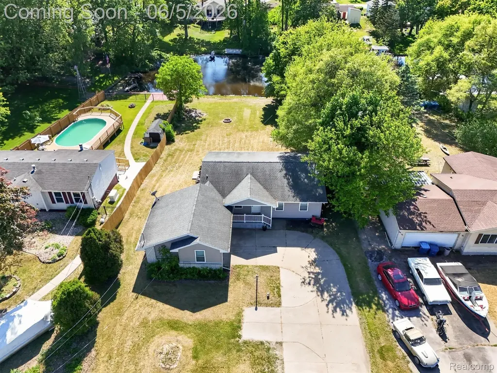 14232 North Road Fenton Charter Township MI 48430