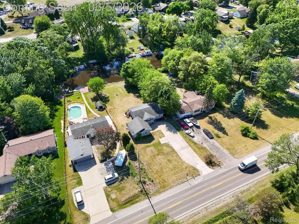 14232 North Road Fenton Charter Township MI 48430