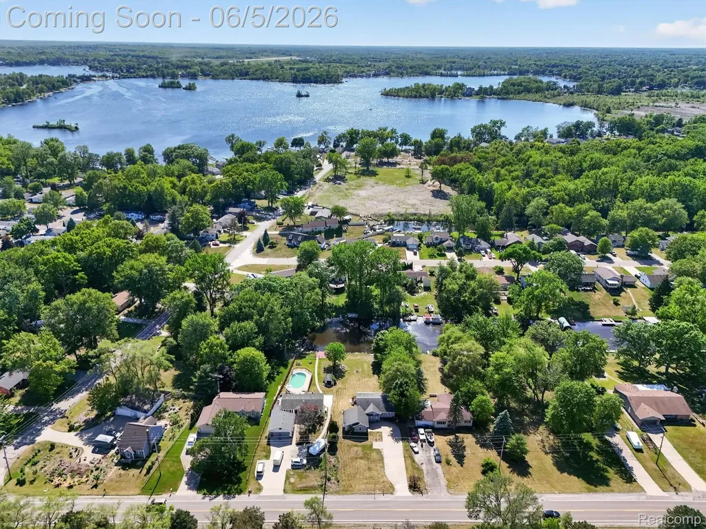 14232 North Road Fenton Charter Township MI 48430
