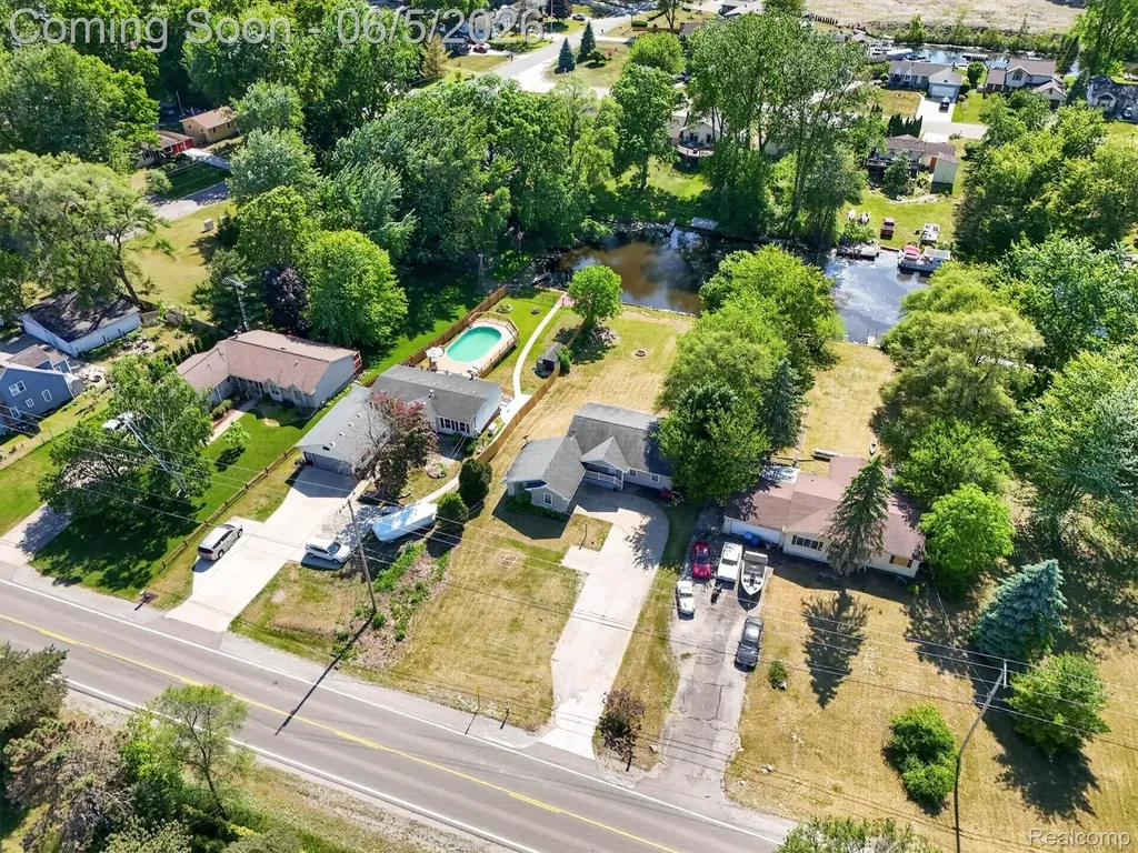 14232 North Road Fenton Charter Township MI 48430