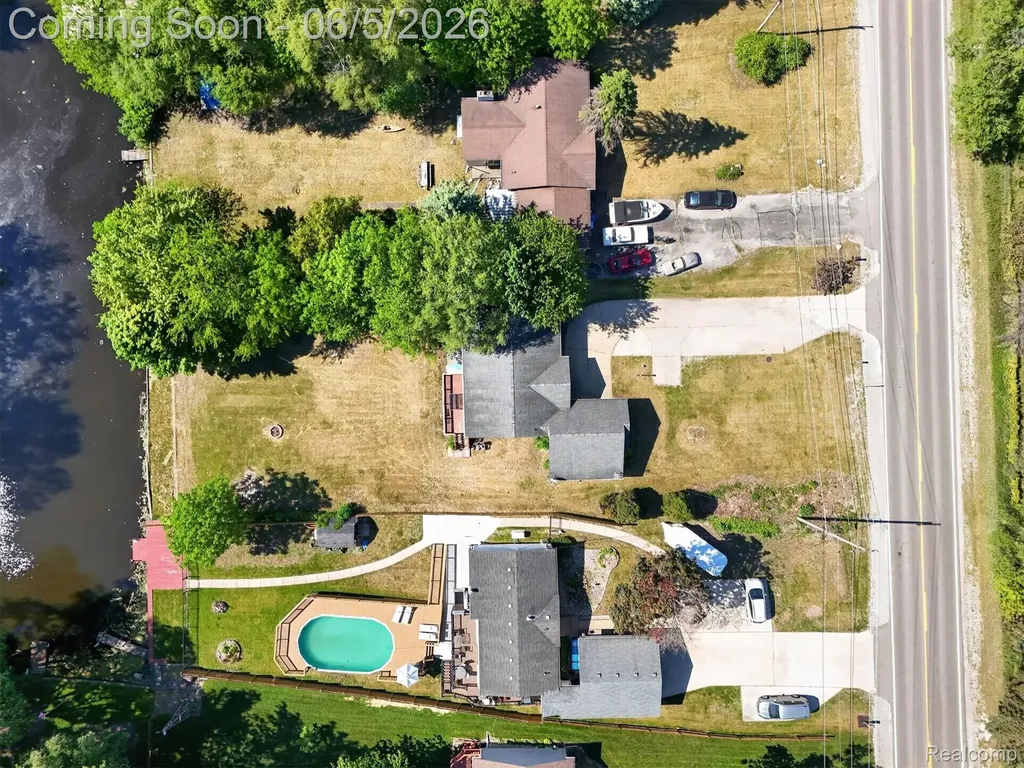 14232 North Road Fenton Charter Township MI 48430