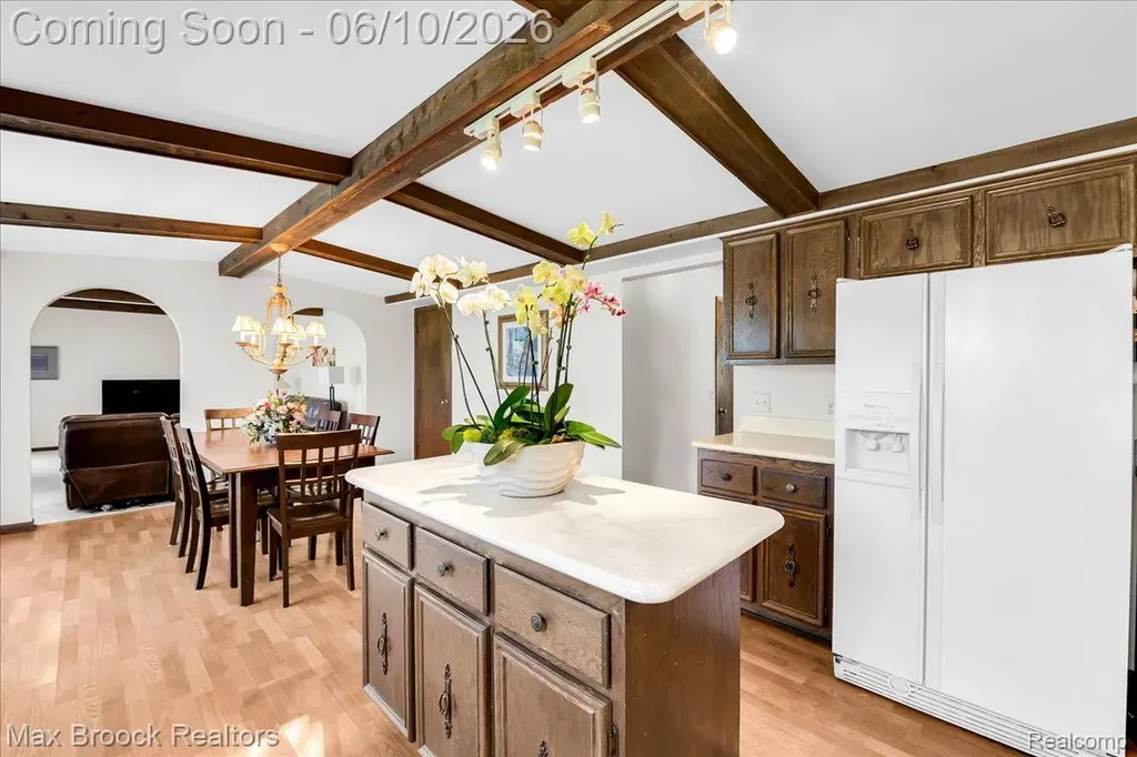 217 Stonetree Circle Rochester Hills City MI 48309