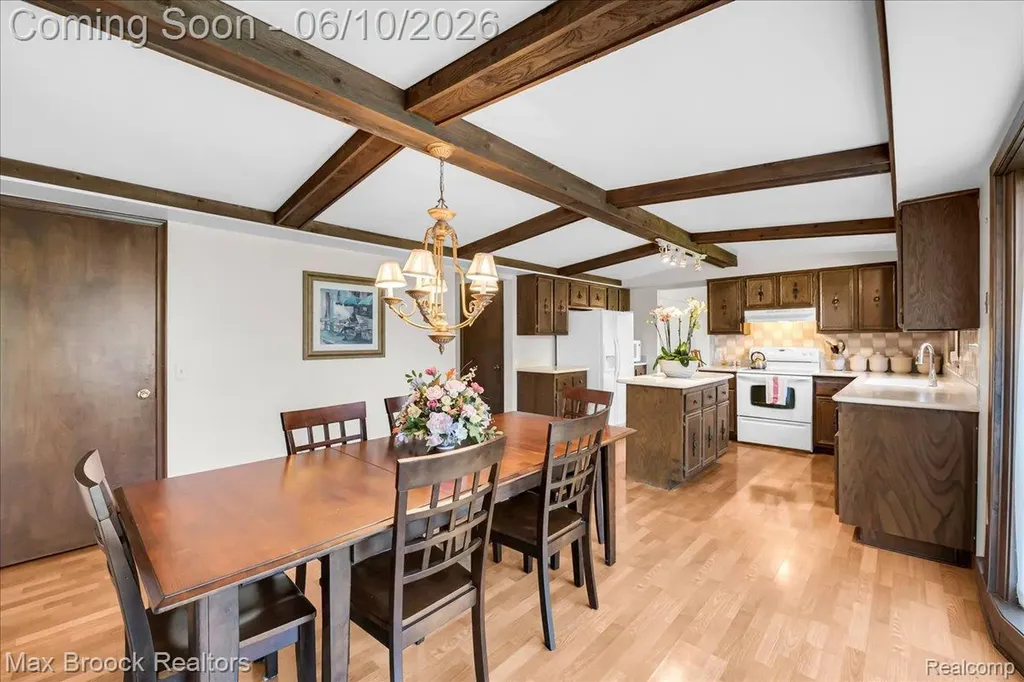 217 Stonetree Circle Rochester Hills City MI 48309