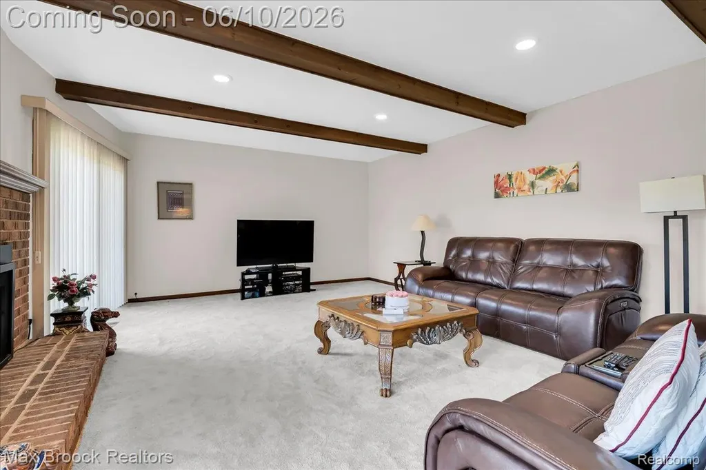 217 Stonetree Circle Rochester Hills City MI 48309