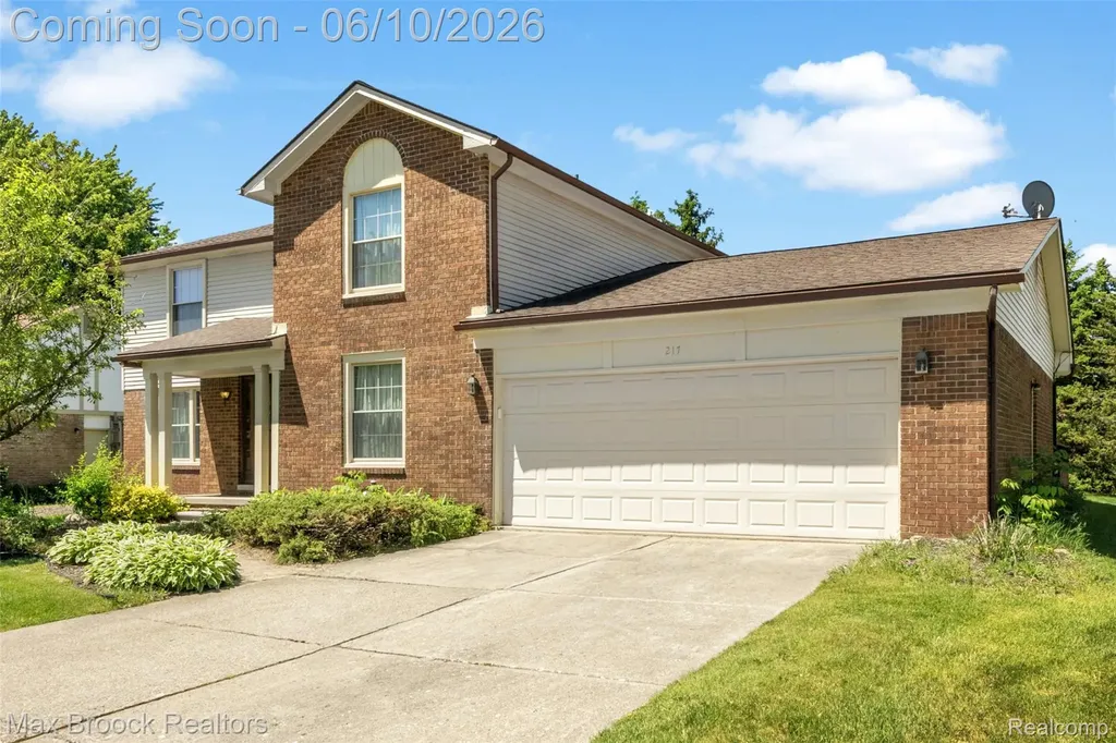 217 Stonetree Circle Rochester Hills City MI 48309