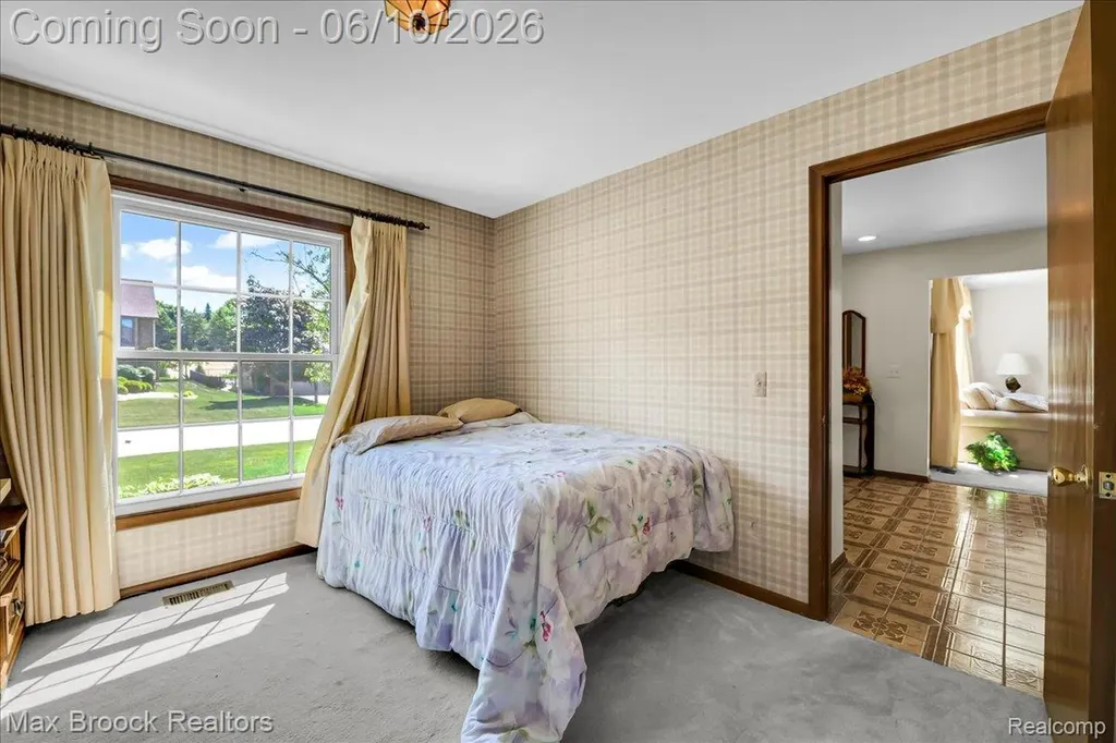 217 Stonetree Circle Rochester Hills City MI 48309