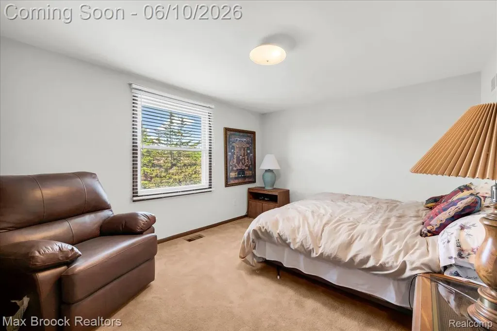 217 Stonetree Circle Rochester Hills City MI 48309