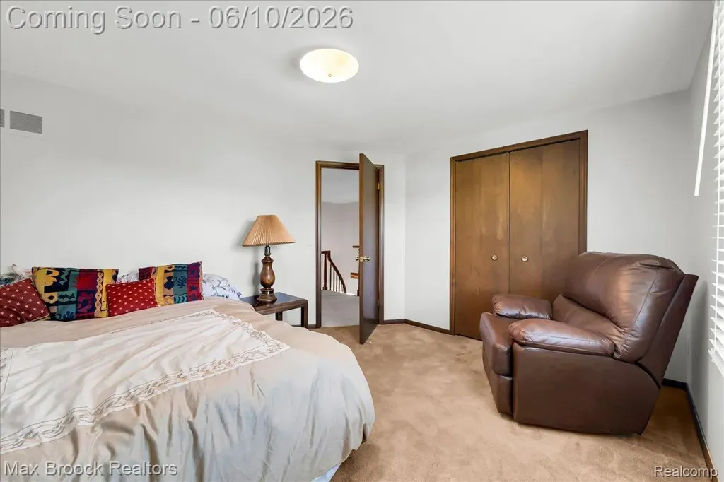 217 Stonetree Circle Rochester Hills City MI 48309