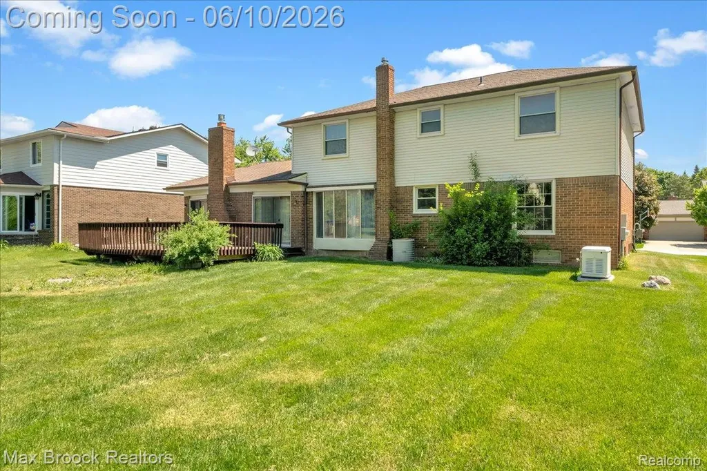 217 Stonetree Circle Rochester Hills City MI 48309