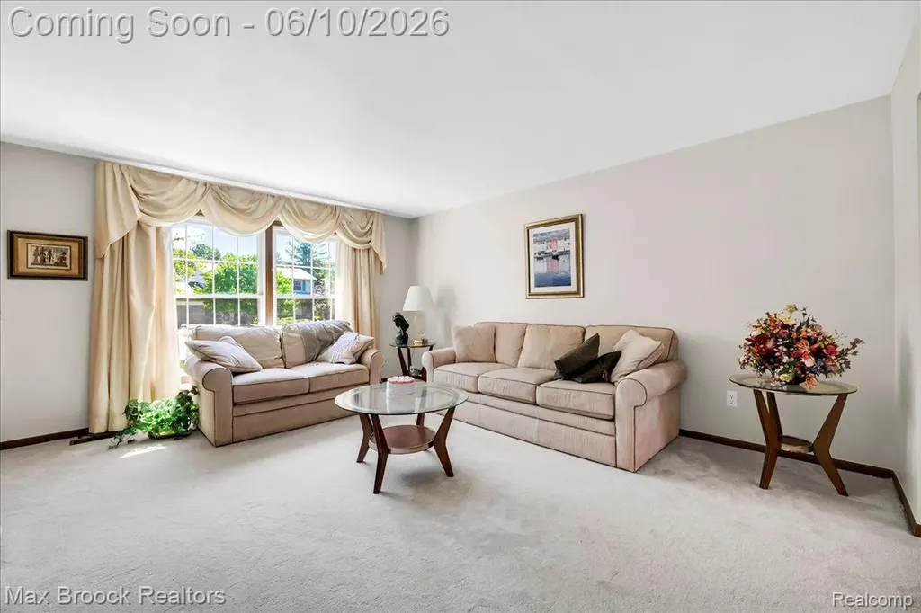 217 Stonetree Circle Rochester Hills City MI 48309
