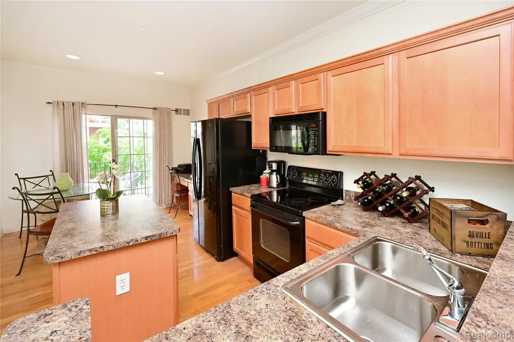 3263 Camden Drive Troy City MI 48084