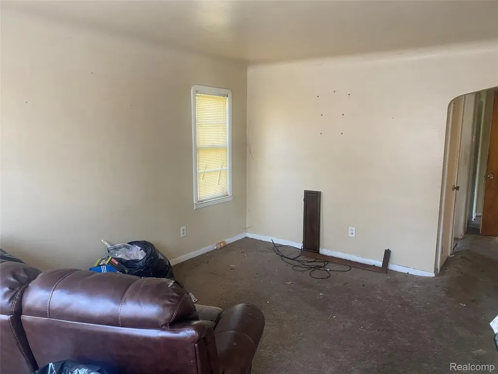 16551 Tacoma Detroit City MI 48205