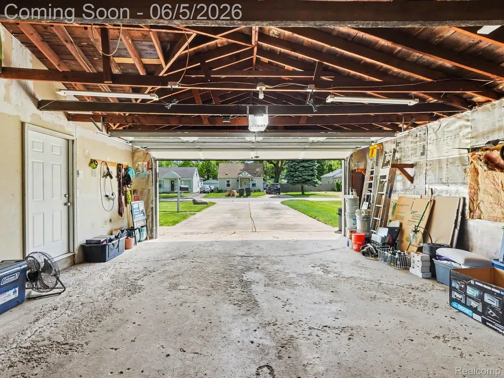 5860 Huron Street Taylor City MI 48180