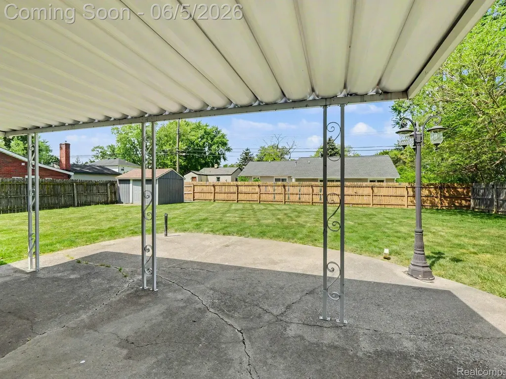 5860 Huron Street Taylor City MI 48180