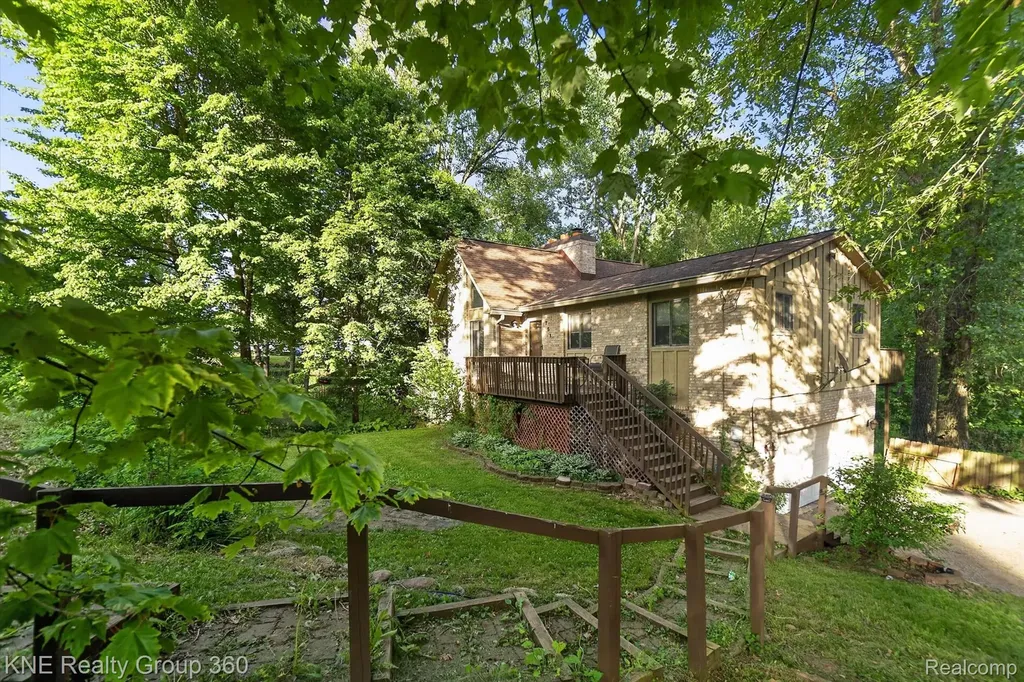 751 Maury Place Genoa Township MI 48843