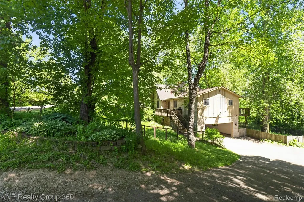 751 Maury Place Genoa Township MI 48843
