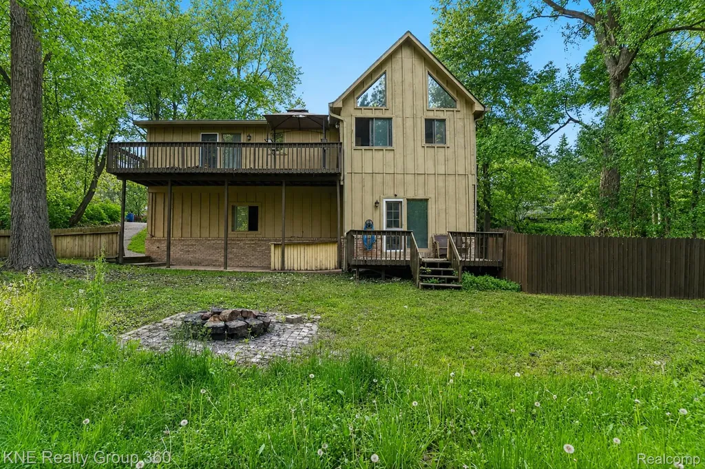 751 Maury Place Genoa Township MI 48843