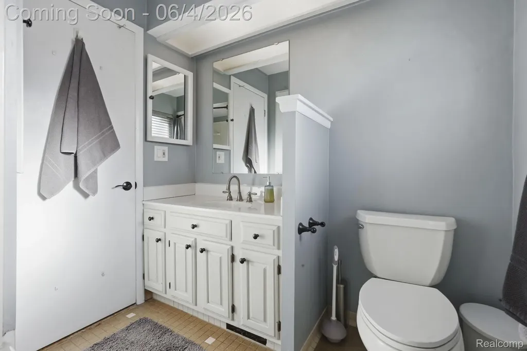 28531 Sunnydale Street Livonia City MI 48154