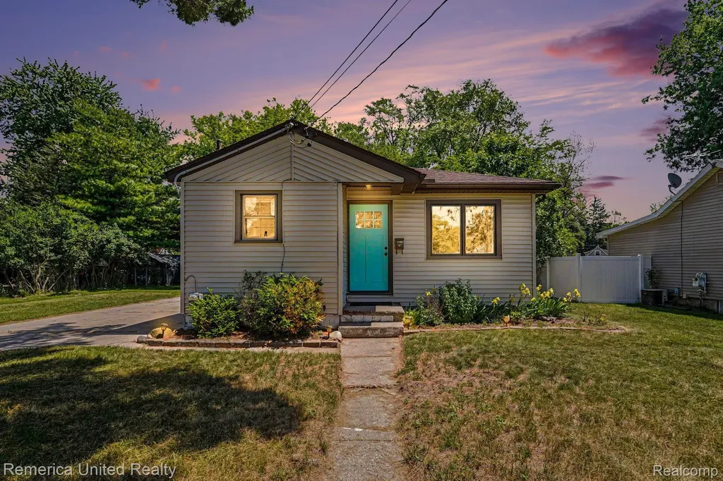 1024 Lee Street Fenton City MI 48430
