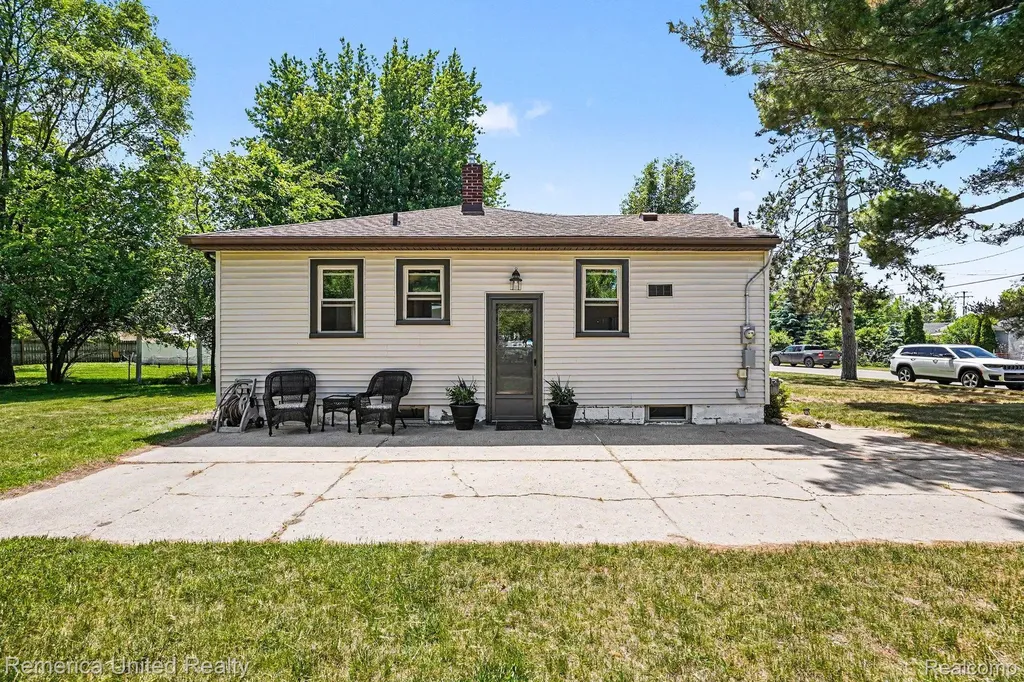1024 Lee Street Fenton City MI 48430