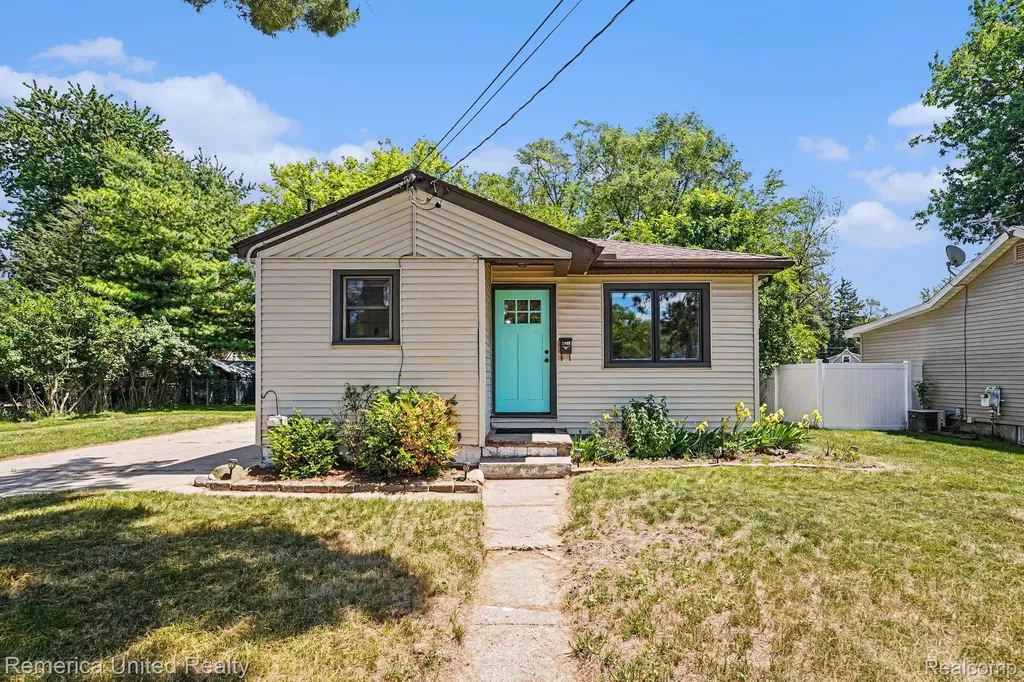 1024 Lee Street Fenton City MI 48430
