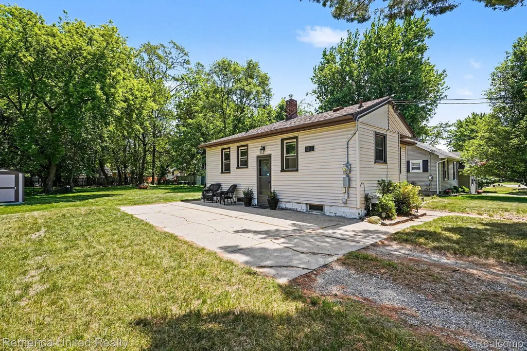 1024 Lee Street Fenton City MI 48430