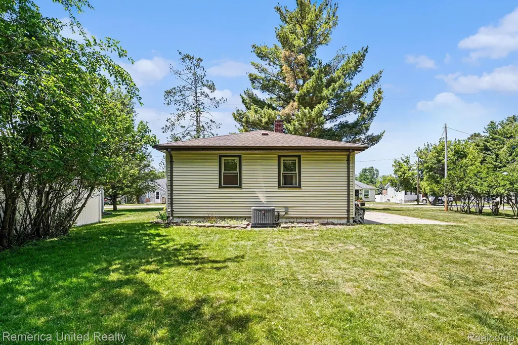 1024 Lee Street Fenton City MI 48430
