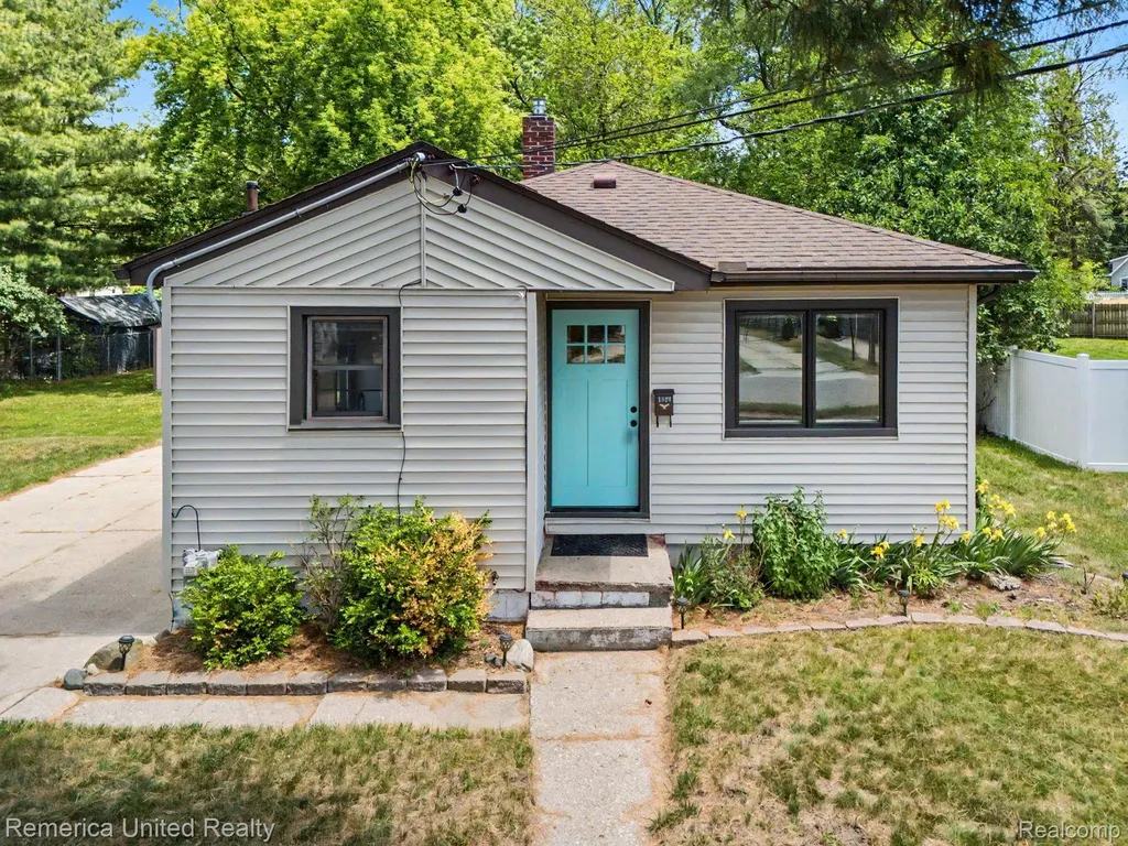 1024 Lee Street Fenton City MI 48430