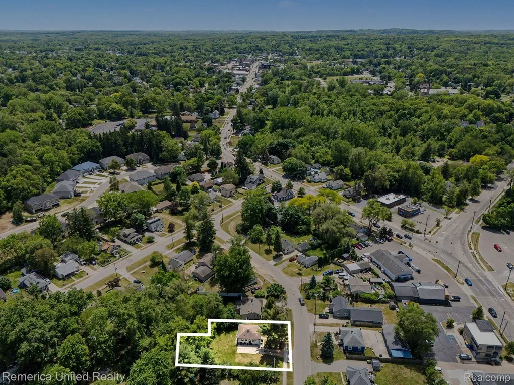 1024 Lee Street Fenton City MI 48430
