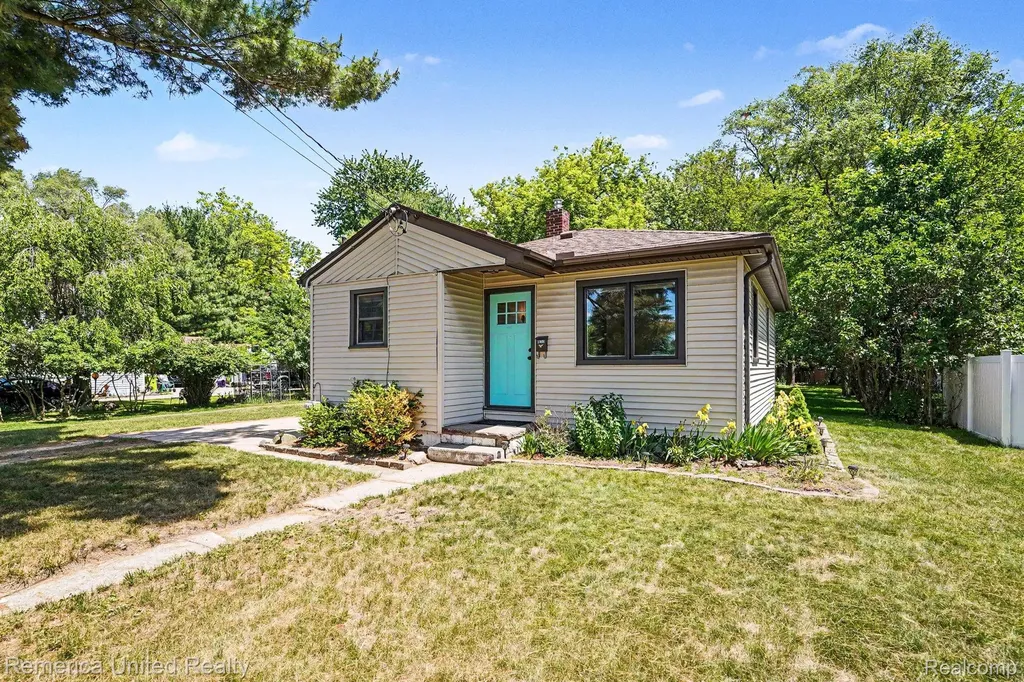 1024 Lee Street Fenton City MI 48430