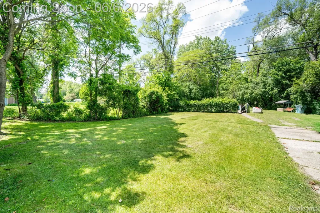 27912 6 Mile Road Livonia City MI 48152