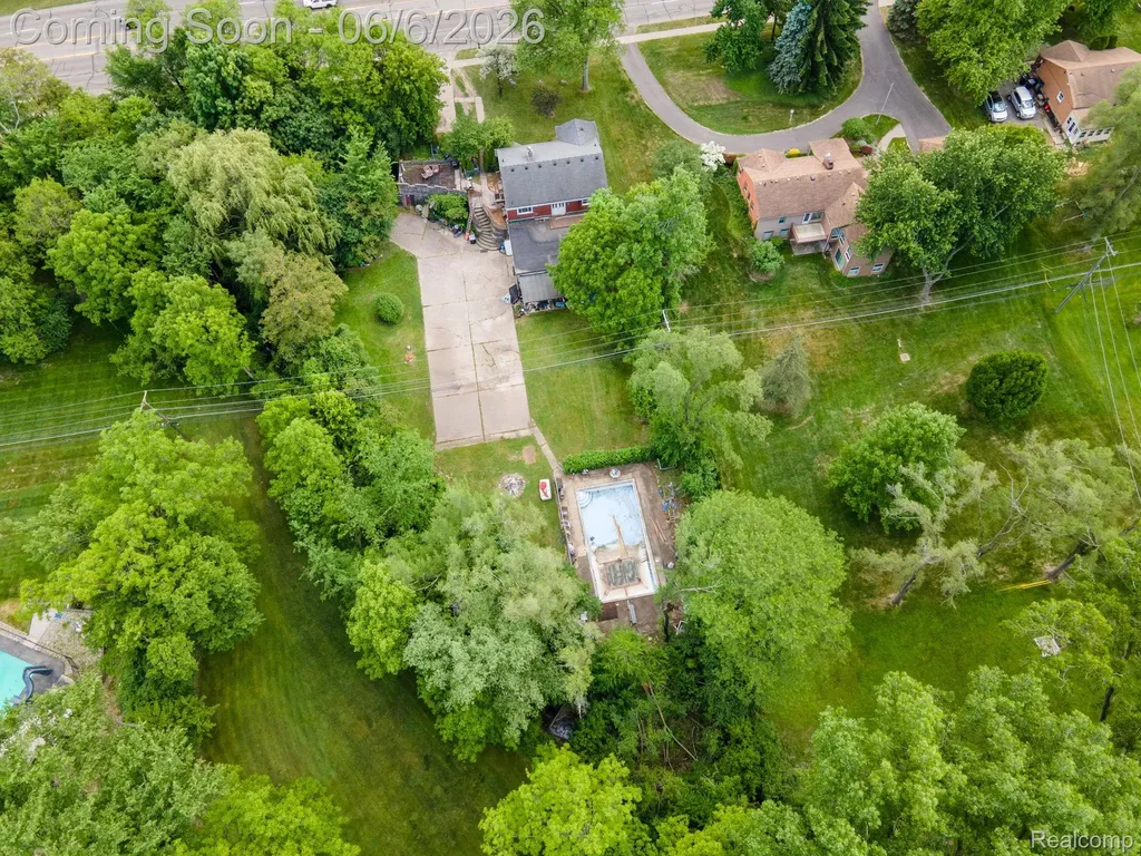 27912 6 Mile Road Livonia City MI 48152